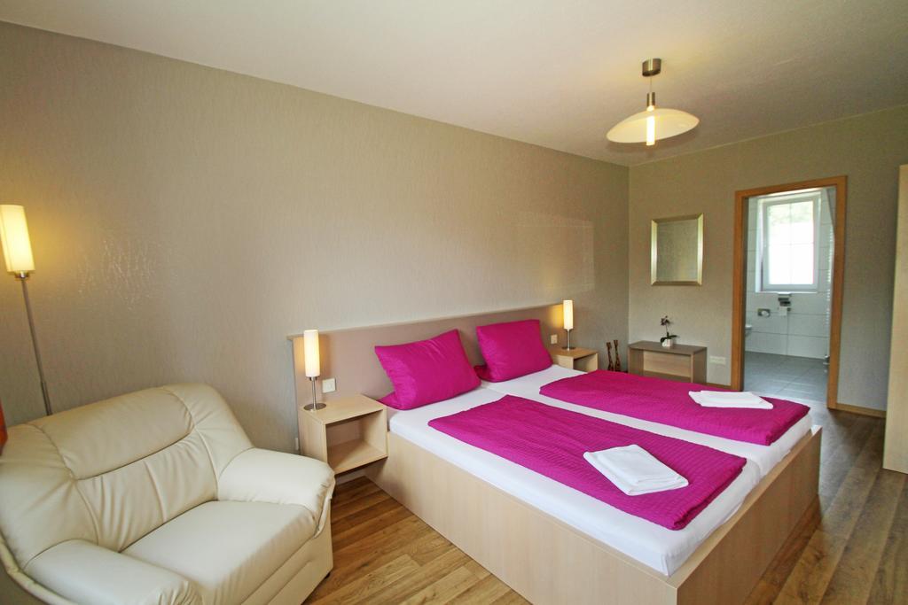 Gasthaus & Pension Am Kurfuerstendamm Burg  Bilik gambar